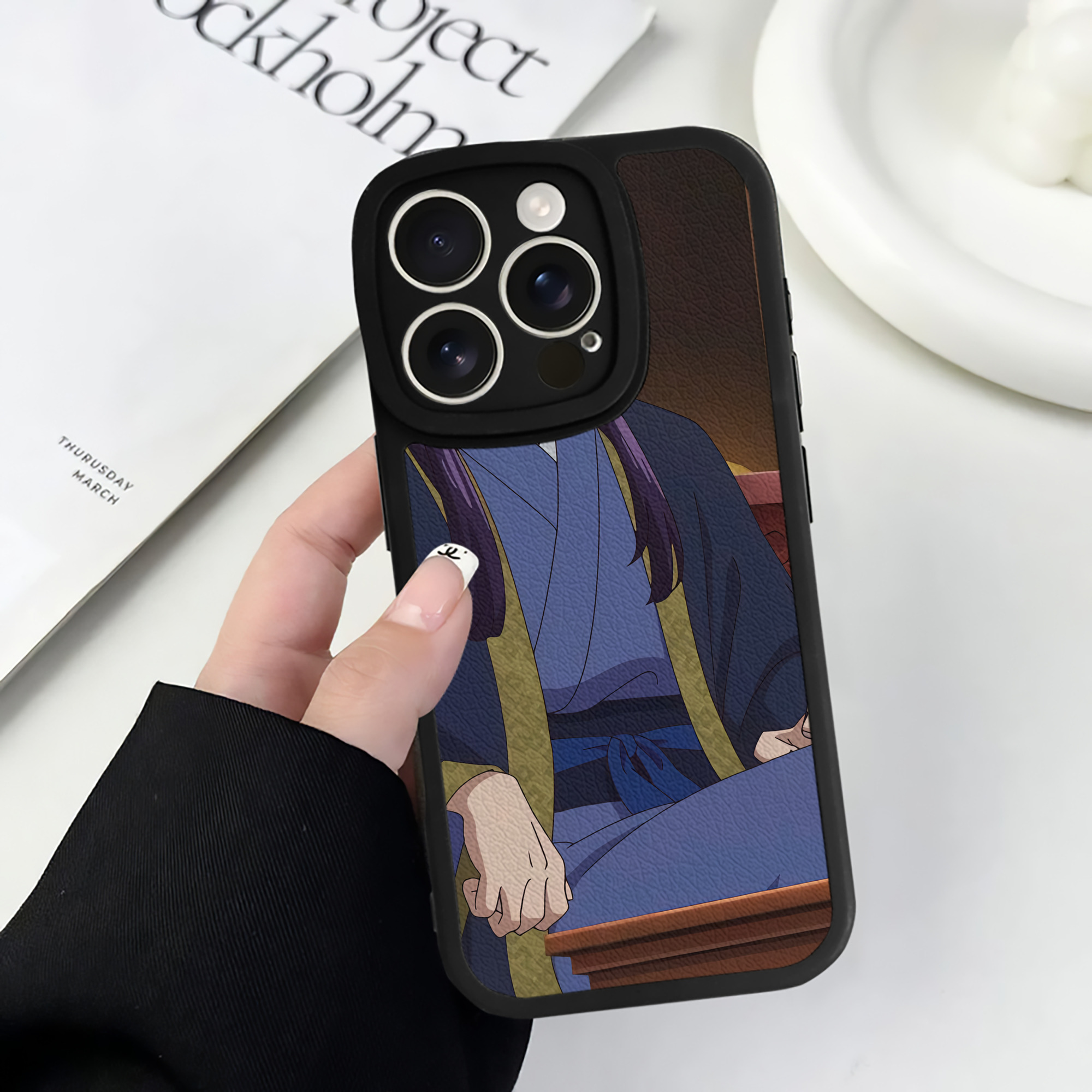 薬屋のひとりごと The Apothecary Diaries 【iPhone 16シリーズ対応】シリコンスマホケース（レザー調） 材質：シリコン